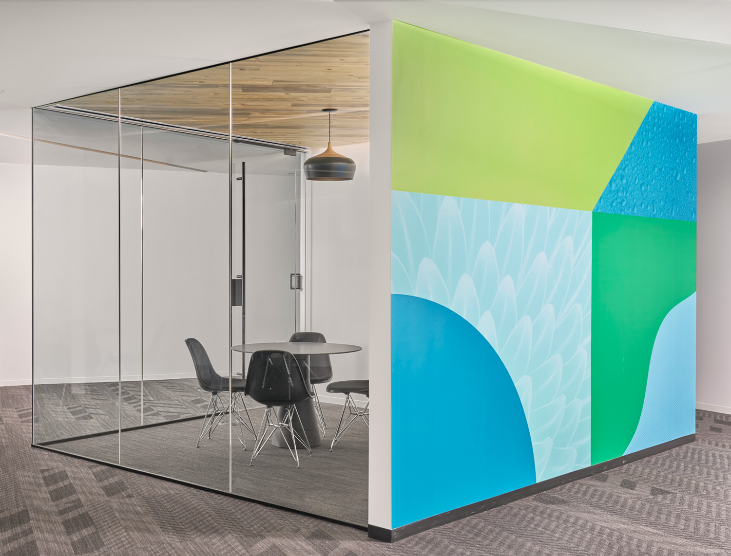 chadkouri-sproutsocial-mural-office